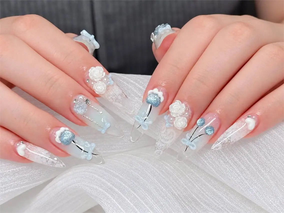 ネイル オーロラネイル ブルー チークネイル フットネイル フレンチネイル ハンドネイル MILO 168 池袋のネイルデザイン