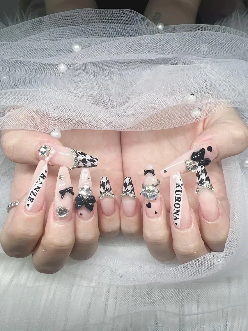 ネイル 長さ出し グラデーション 卒業式 キラキラネイル マグネットネイル ハンドネイル Lee Nailsのネイルデザイン