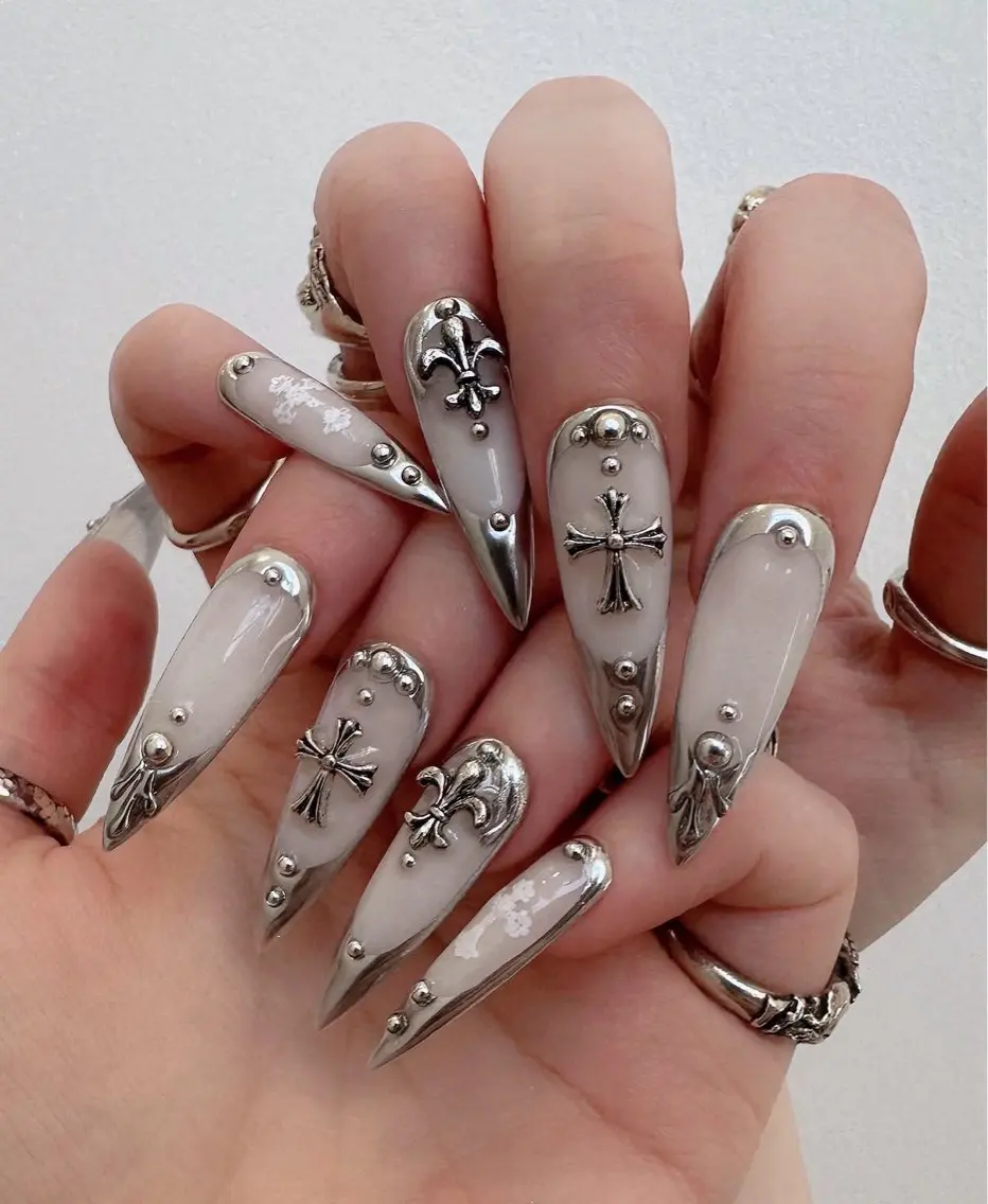 ネイル アートネイル ボルドー フレンチネイル ジェルネイル 氷ネイル・うるうるネイル ハンドネイル Julie NailSalonのネイルデザイン