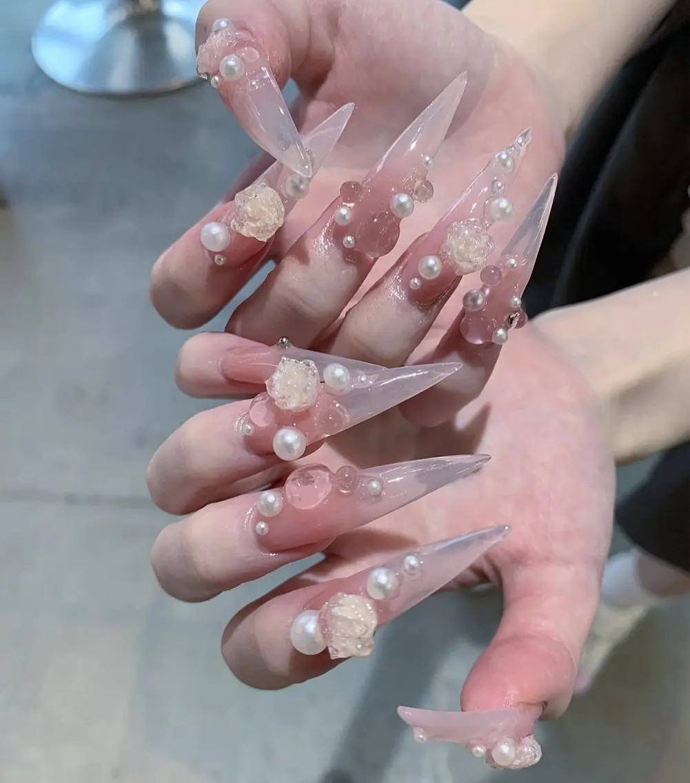 ネイル フレンチネイル ジェルネイル ガラスフレンチ ハロウィン ハート ハンドネイル H.baby Nail Salonのネイルデザイン