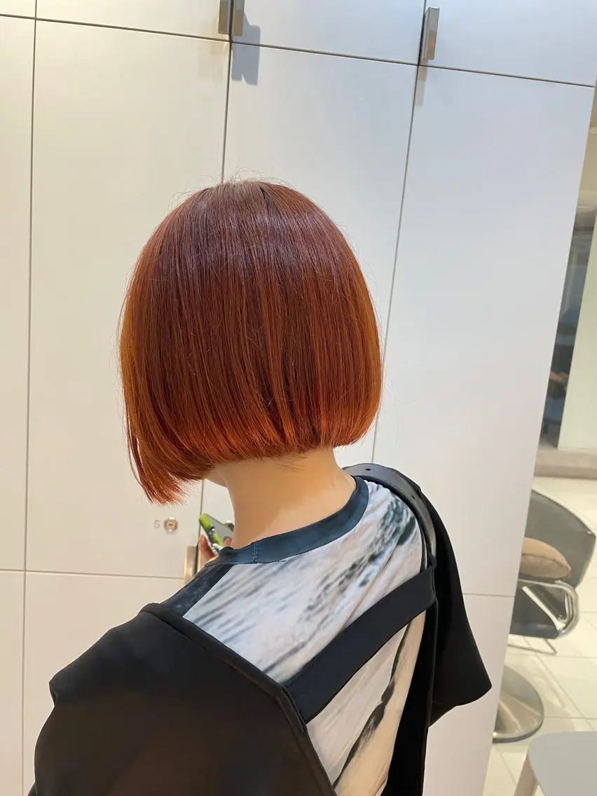 ショート カラー ヘアアレンジ ブリーチ ブリーチなしカラー オレンジ ヘアカラー トリートメント ヘアセット 艶髪✨寒色カラー✨ 翁長孝輔のヘアスタイル