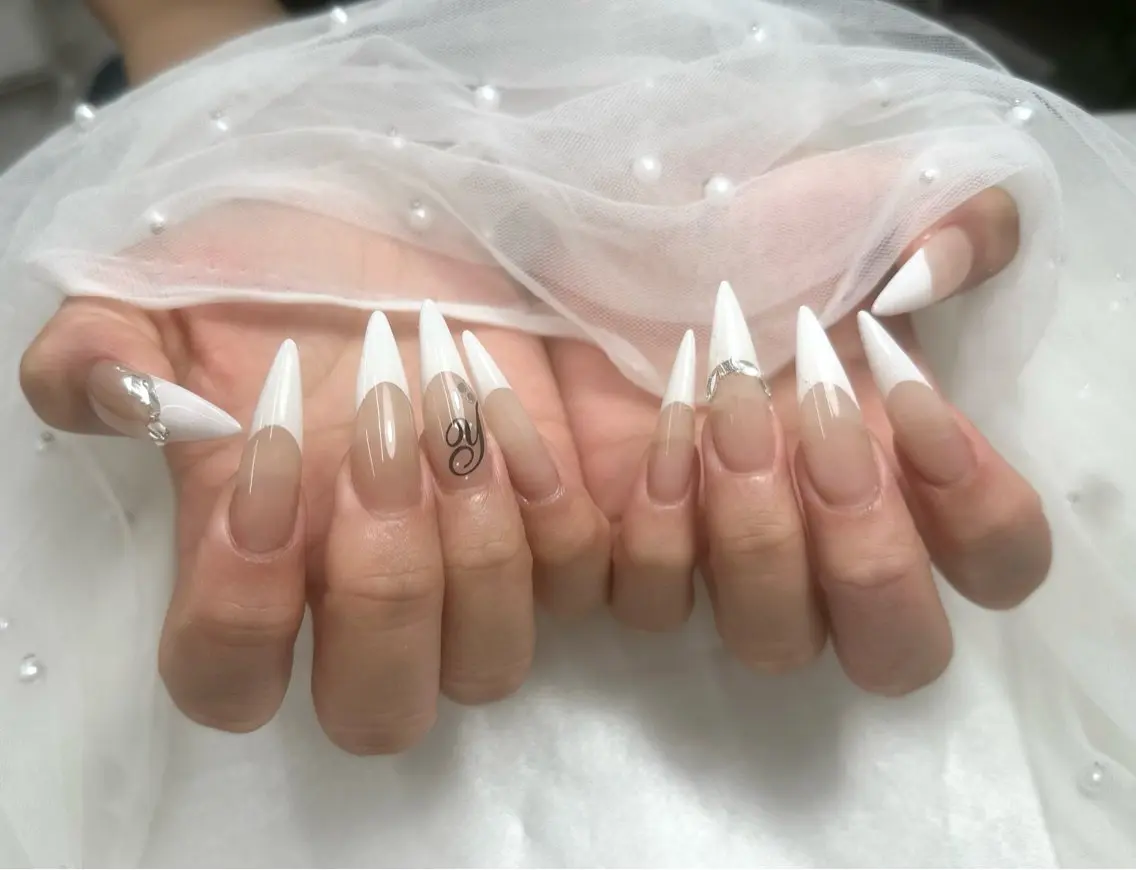 ネイル フレンチネイル ハンドネイル Bijou Nails 有真のネイルデザイン