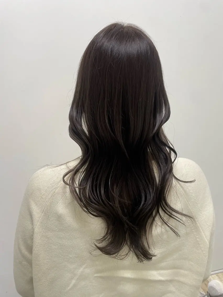 ロング カラー アッシュ 韓国風骨格カット 艶カラー🩶髙林夏美のヘアスタイル