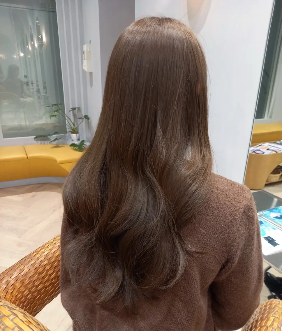 ロング カラー ヘアカラー ヒジオカ リナのヘアスタイル