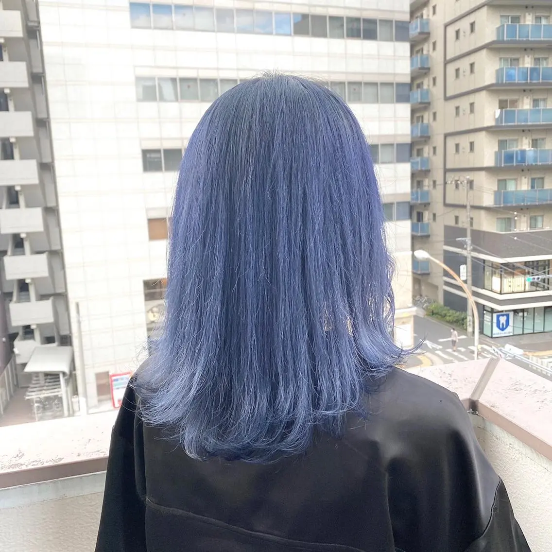 カラー ブリーチ ブルーカラー ヘアカラー ヘアセット ブリーチ縮毛矯正加藤 赤み無し透明感ヘアのヘアスタイル