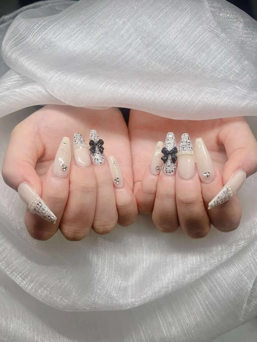 ネイル 長さ出し グラデーション 卒業式 キラキラネイル マグネットネイル ハンドネイル Lee Nailsのネイルデザイン