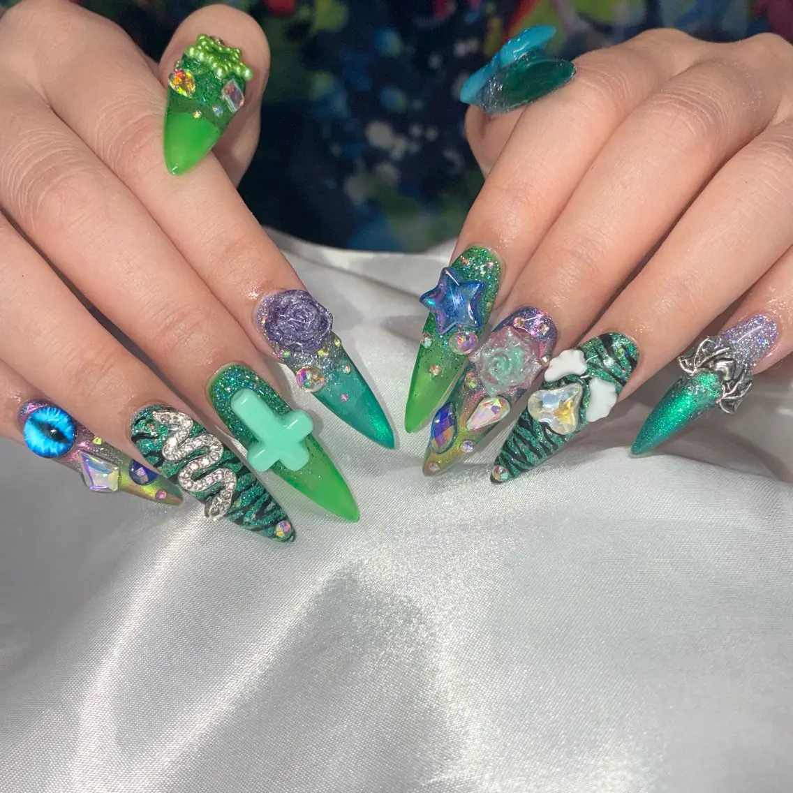 ネイル 持ち込み Nail ヌシん家 AKANEのネイルデザイン
