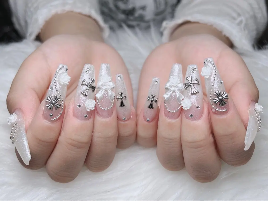 ネイル オーロラネイル ボルドー ブラウン 氷ネイル・うるうるネイル キラキラネイル ハンドネイル Sora  Nail 長さ出し専門店のネイルデザイン