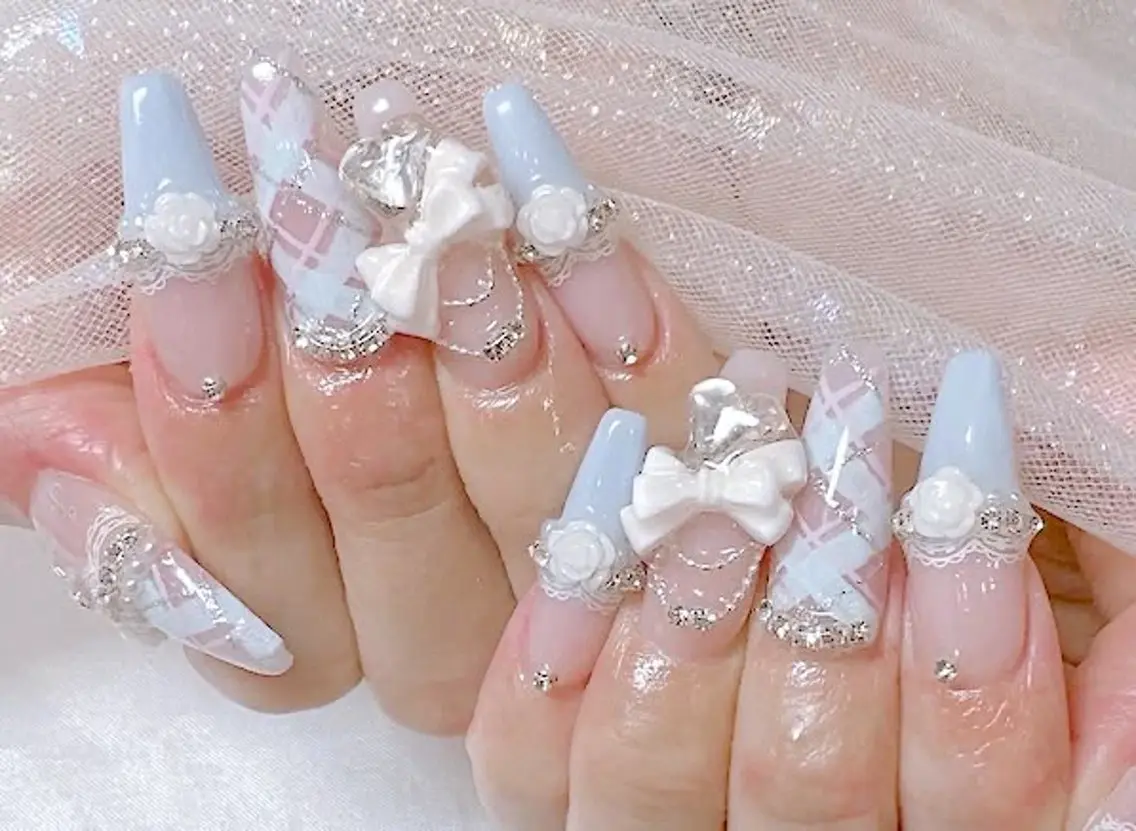 ネイル チークネイル ドット フレンチネイル グラデーション ハート ハンドネイル ハンドケア Nihonthy Nail 新宿のネイルデザイン