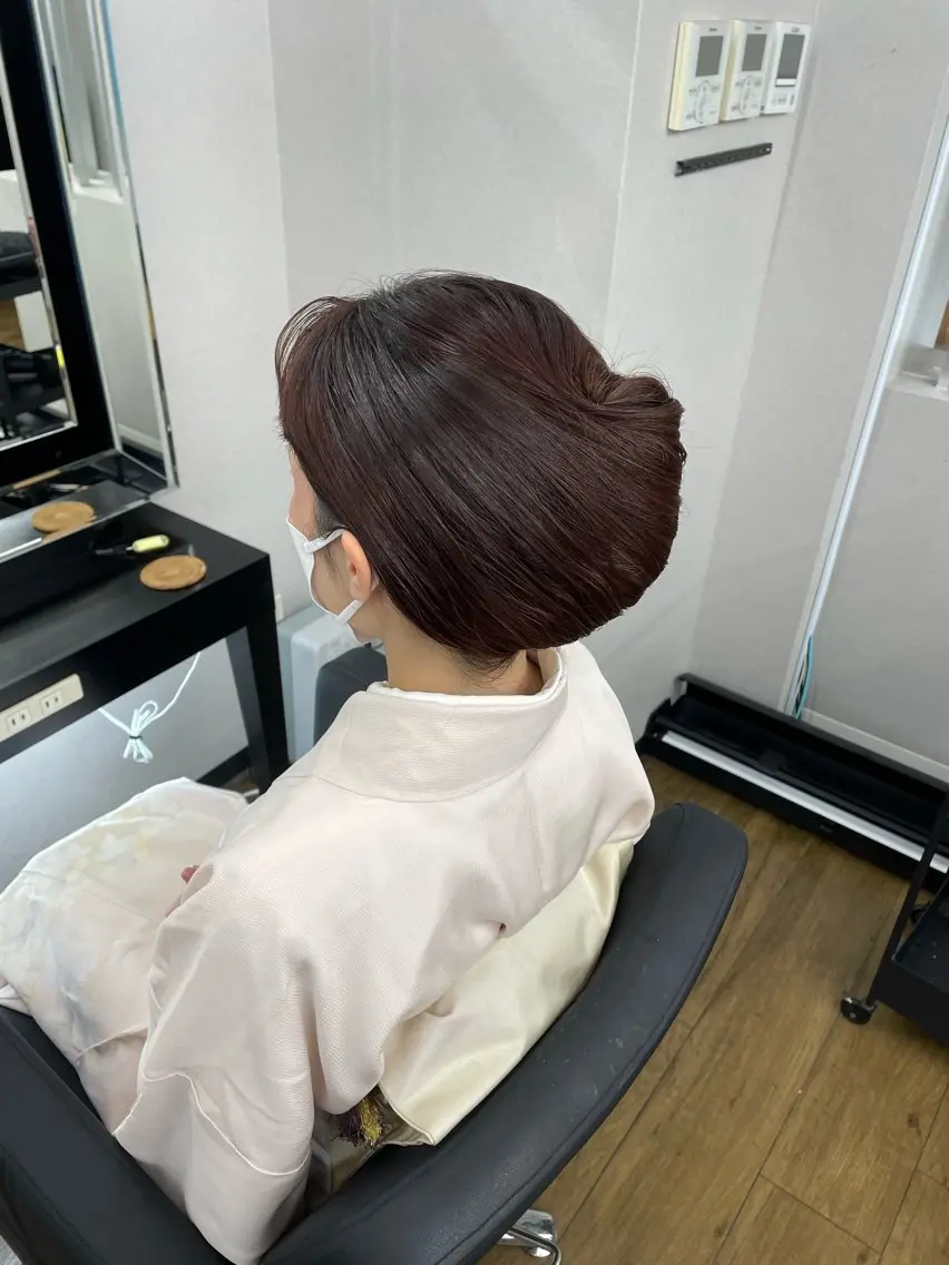 ヘアアレンジ 夜会巻き 𝙃𝘼𝙍𝙐🎀 韓国×エクステのヘアスタイル