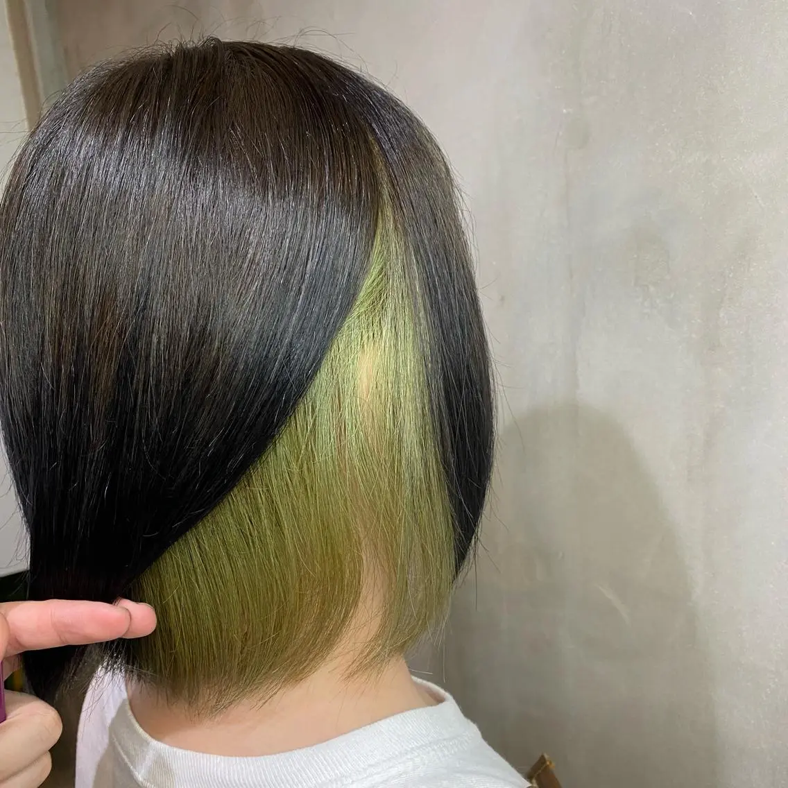 カラー アディクシーカラー 黒髪 ブリーチ ブルーカラー ブルーブラック プルエクステ リエコー　Ryoyaのヘアスタイル