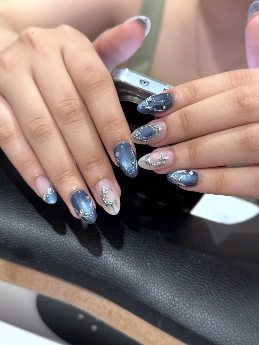 ネイル アートネイル フレンチネイル ジェルネイル キラキラネイル 韓国ネイル ハンドネイル ICE Nailsのネイルデザイン