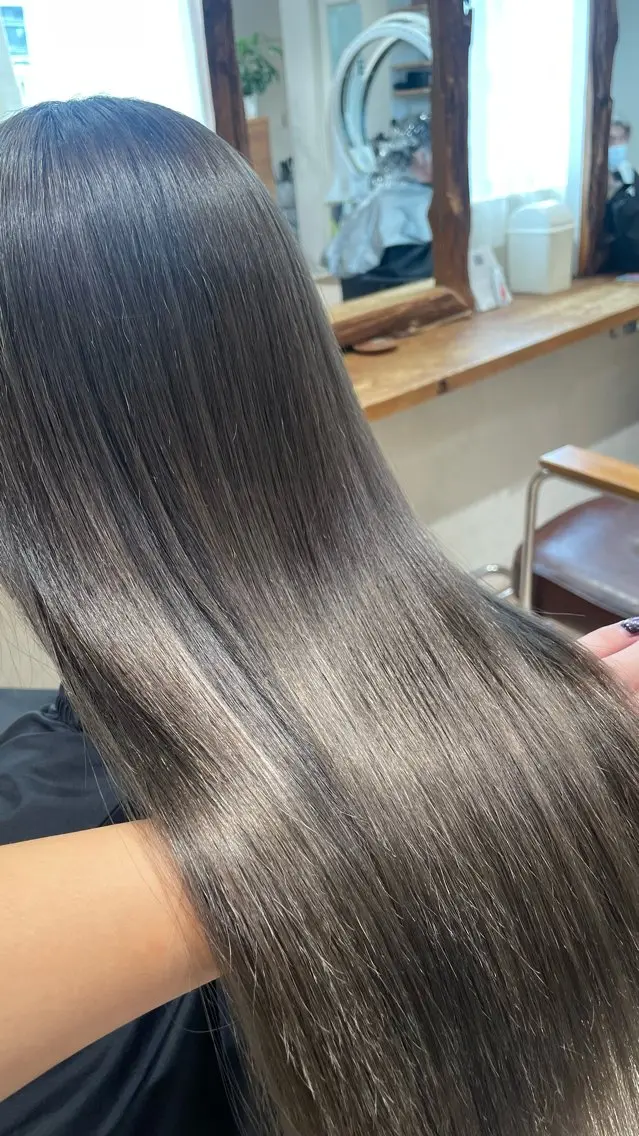 ロング カラー コトミ【メンズ】 【曲がる縮毛矯正】のヘアスタイル