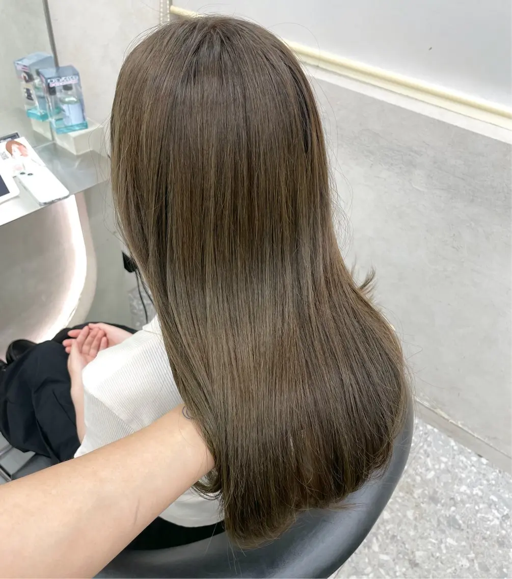 ミディアム ヘアカラー トリートメント 透明感オリーブ🫒/ ブリーチなしWカラーのヘアスタイル