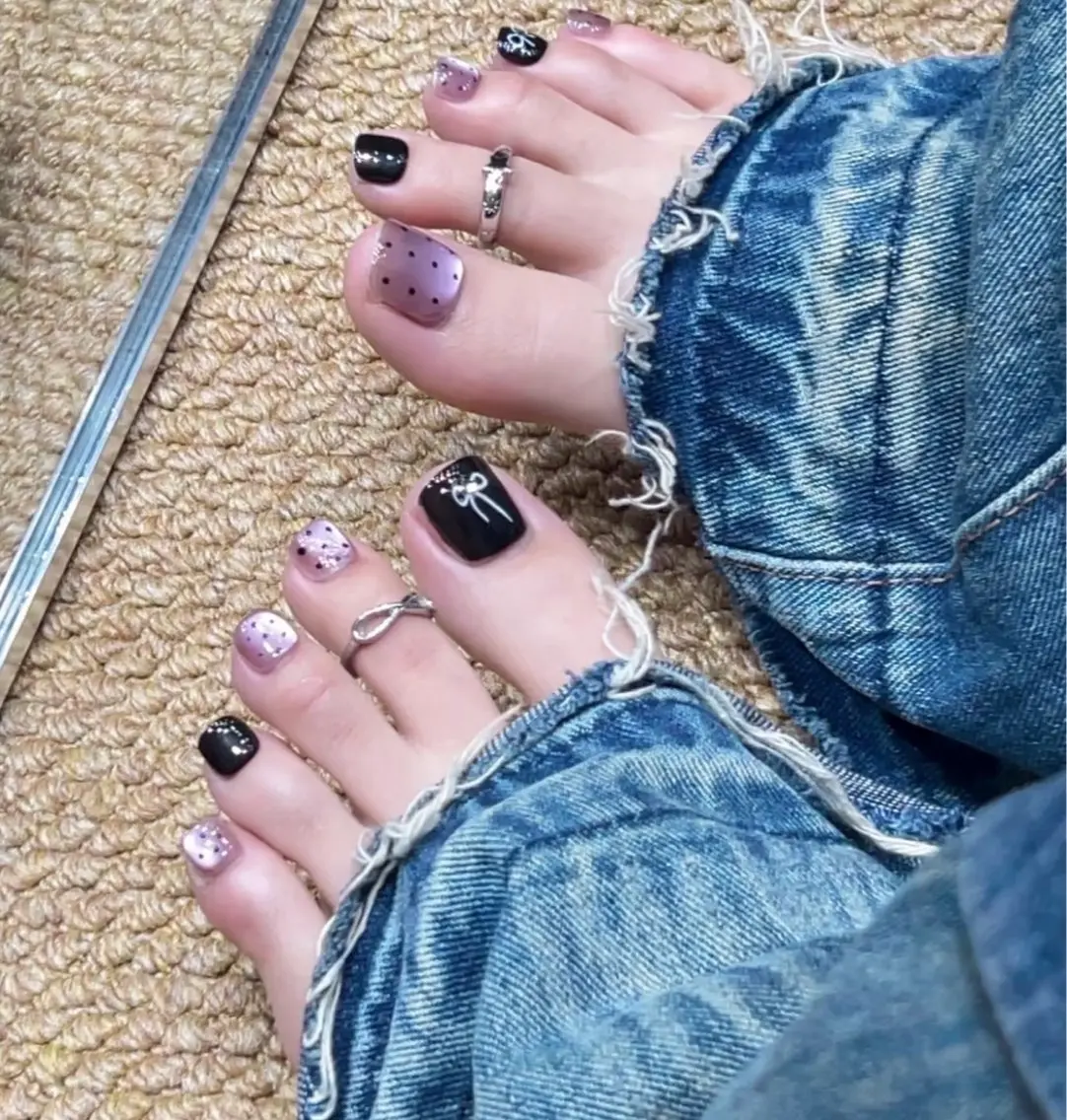 ネイル フットネイル H3 Nail Tsuki🦋💙のネイルデザイン