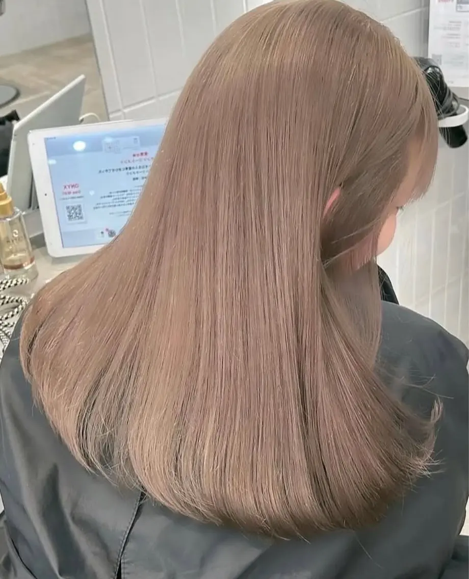 セミロング ヘアカラー sera 🎀ベージュのヘアスタイル