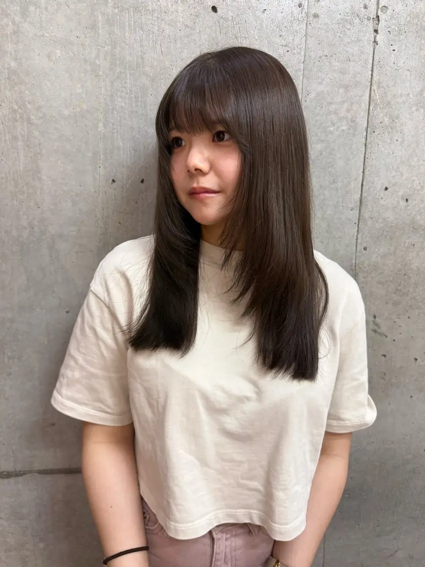 ロング ヘアカラー トリートメント ロングレイヤー/ ミディアムレイヤーのヘアスタイル