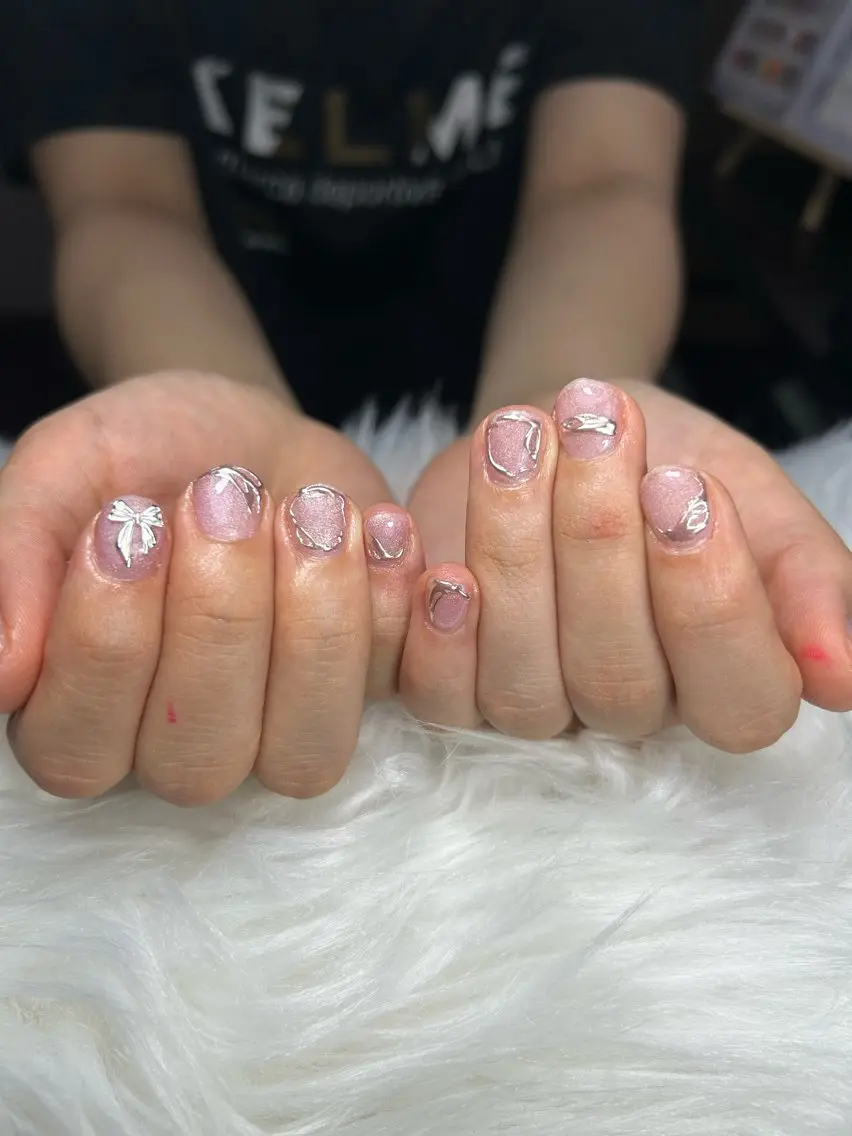 ショート ハンドネイル 古賀 はるみのネイルデザイン