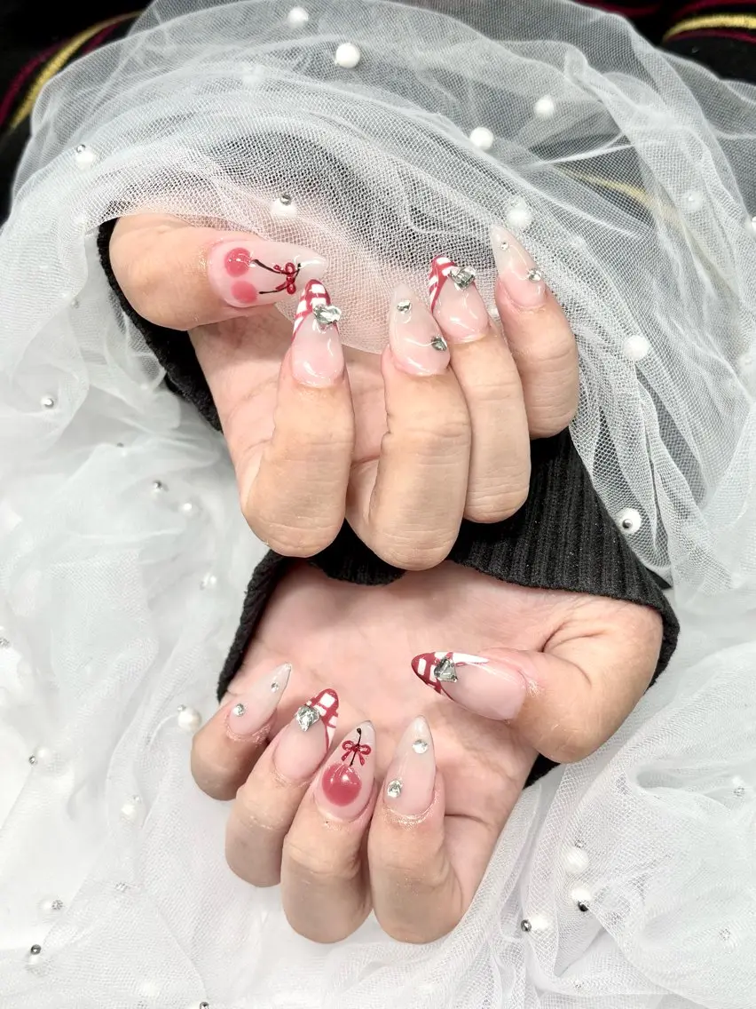 ネイル フレンチネイル ハンドネイル 🦋WOLTOKYO 🦋shizukuのネイルデザイン