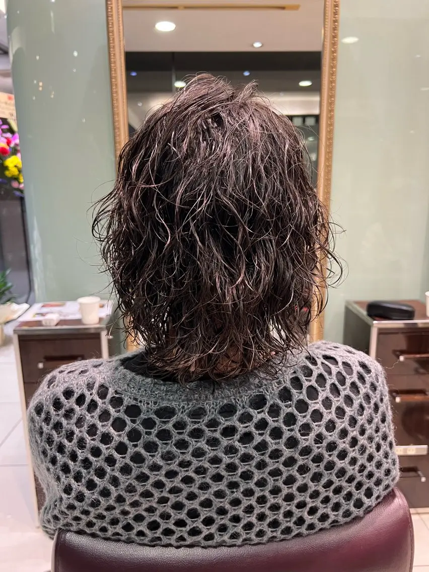 ミディアム パーマ メンズ カット パーマ トリートメント 🇺🇸サーフカール 🇺🇸ケンシロウのヘアスタイル