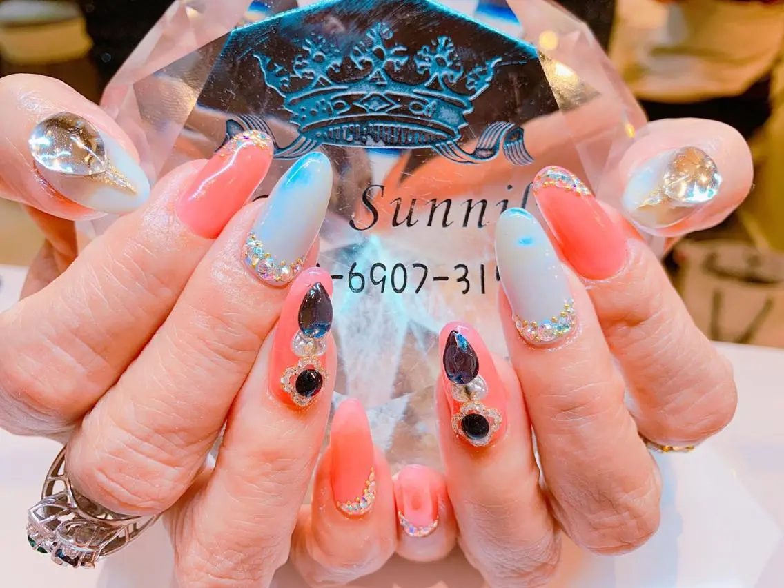 ネイル ストーンネイル リン リンのネイルデザイン