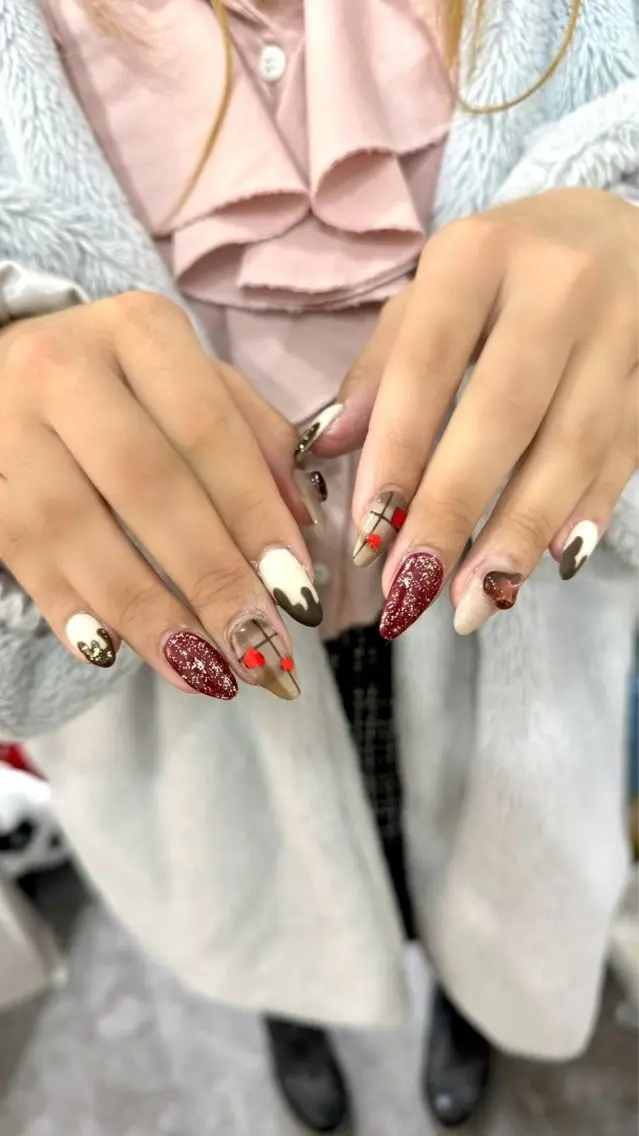 ネイル LAVISH 大和店 emi・:*+のネイルデザイン