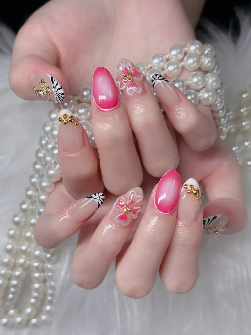 ネイル フレンチネイル ジェルネイル ガラスフレンチ ハロウィン ハート ハンドネイル H.baby Nail Salonのネイルデザイン