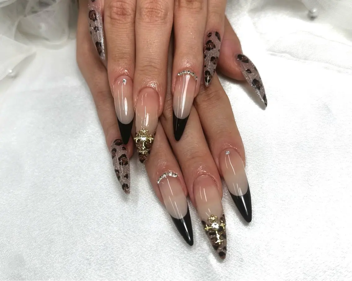 ネイル フレンチネイル ハンドネイル Bijou Nails 有真のネイルデザイン
