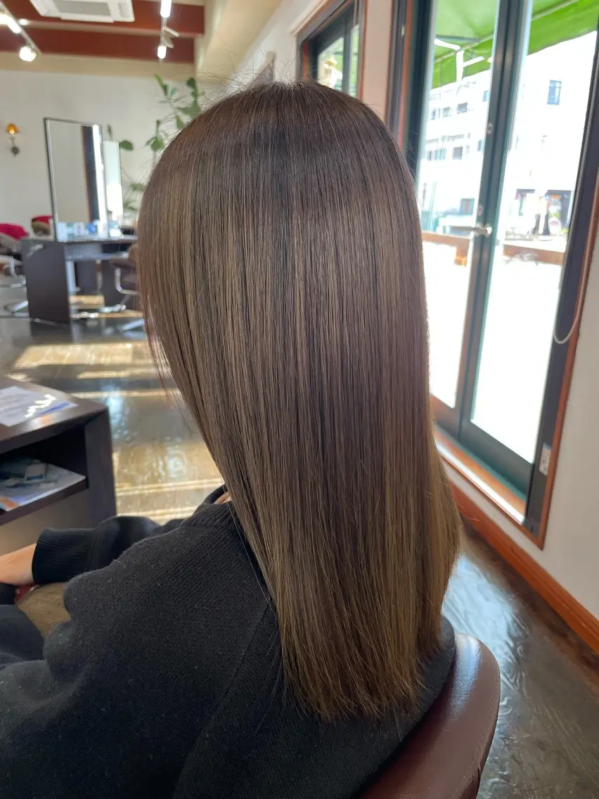 セミロング カラー 透明感カラー オリーブカラー カット ヘアカラー トリートメント La Ruelle✨ 谷野早苗【髪質改善】のヘアスタイル