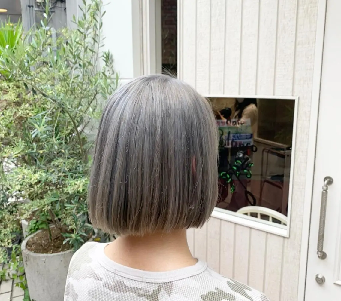 ミディアム カラー シルバー ホワイトシルバー 🫟Blanco🫟 Color&Careのヘアスタイル
