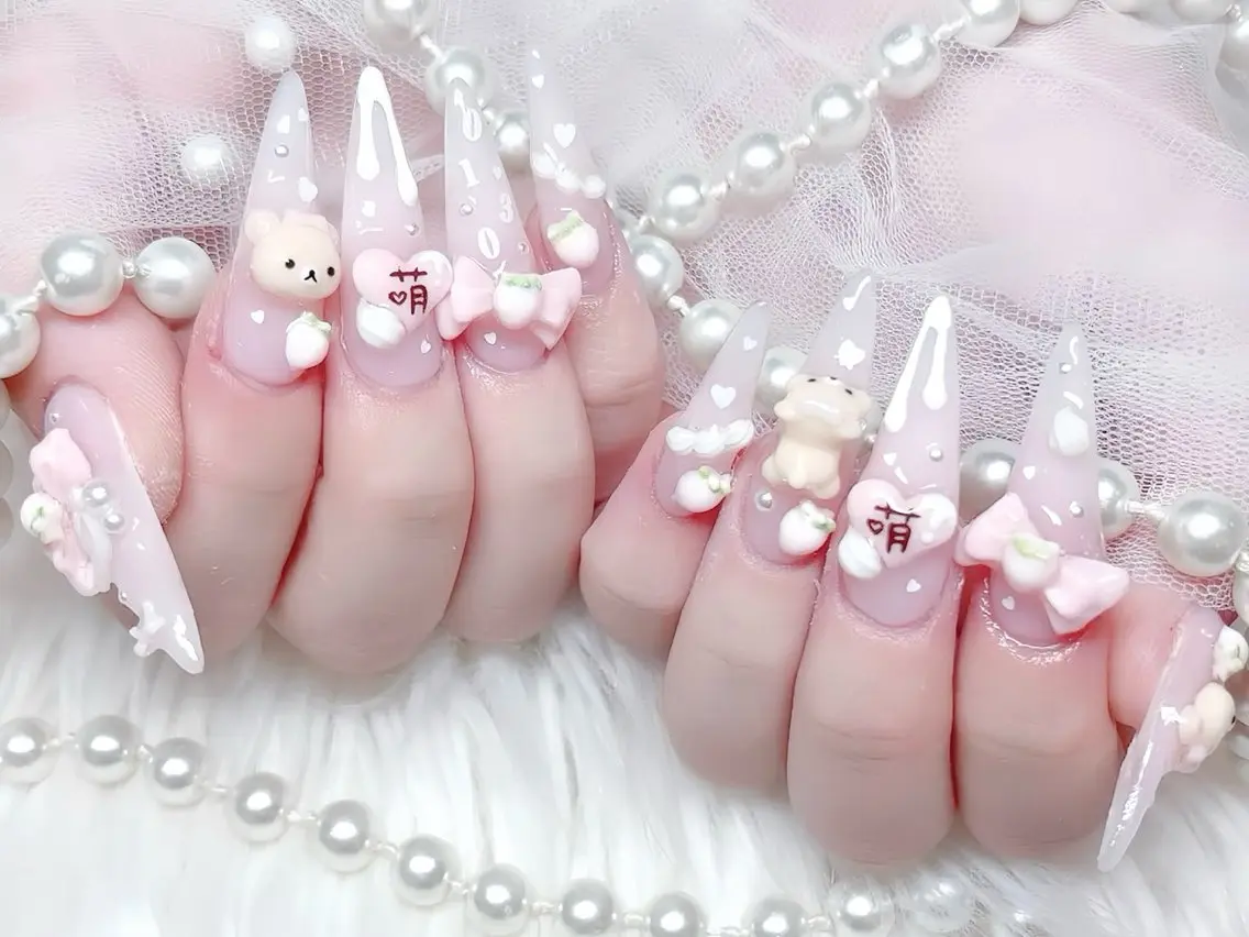 ネイル オーロラネイル チークネイル 桜ネイル クリアネイル ドット ハンドネイル Rin Nail Shinokuboのネイルデザイン