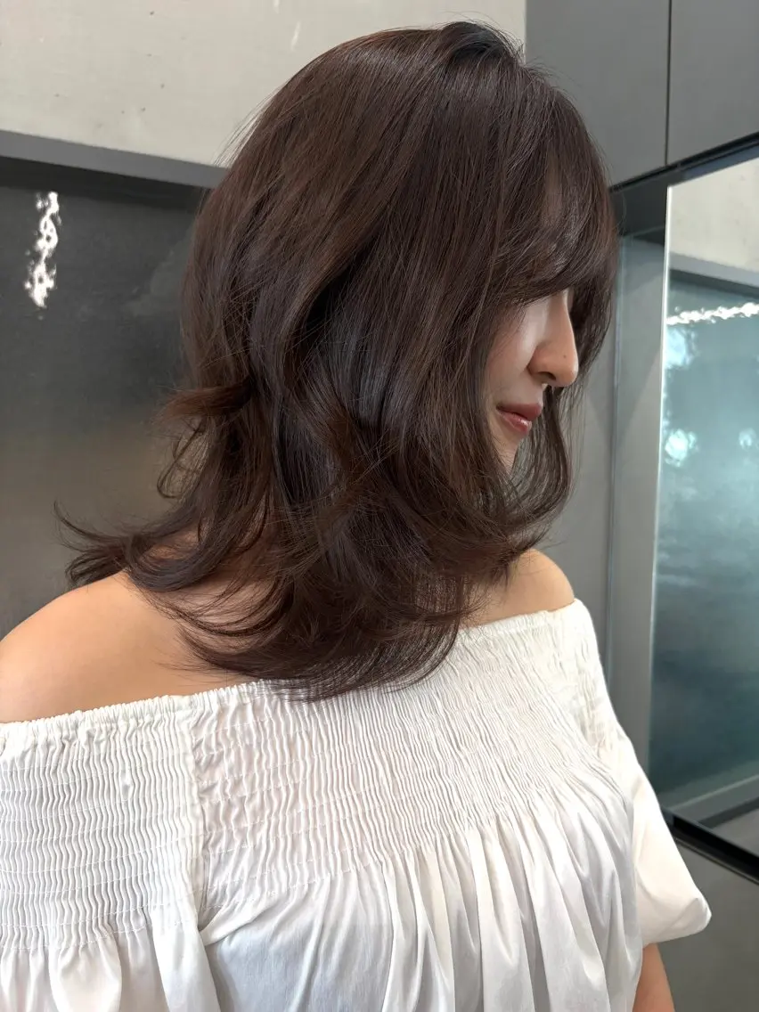 ミディアム カラー カット ヘアカラー トリートメント Saki/レイヤー/ 柔色カラー/顔まわりのヘアスタイル