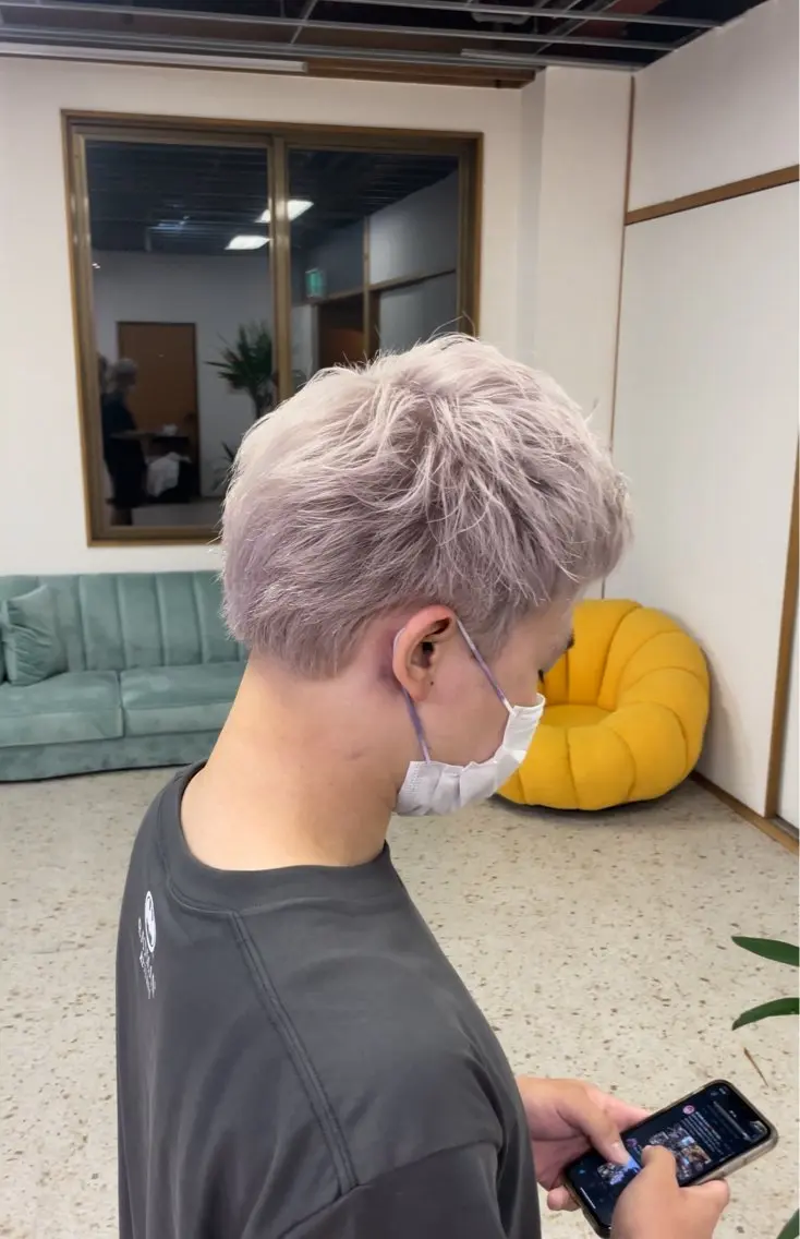 メンズ メンズブリーチ ヘアカラー ))カラー特化(( 渡邉 怜のヘアスタイル