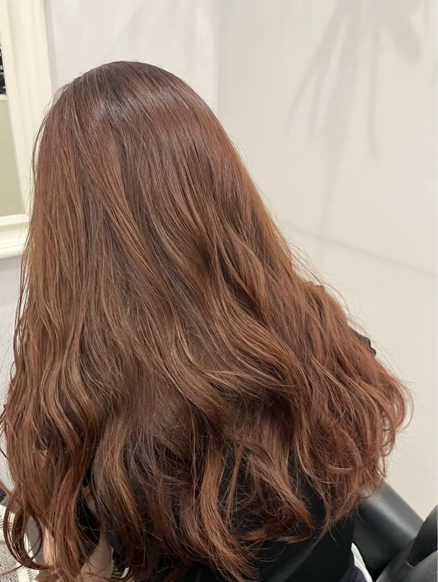 ロング ヘアカラー 吉田 詩穂のヘアスタイル