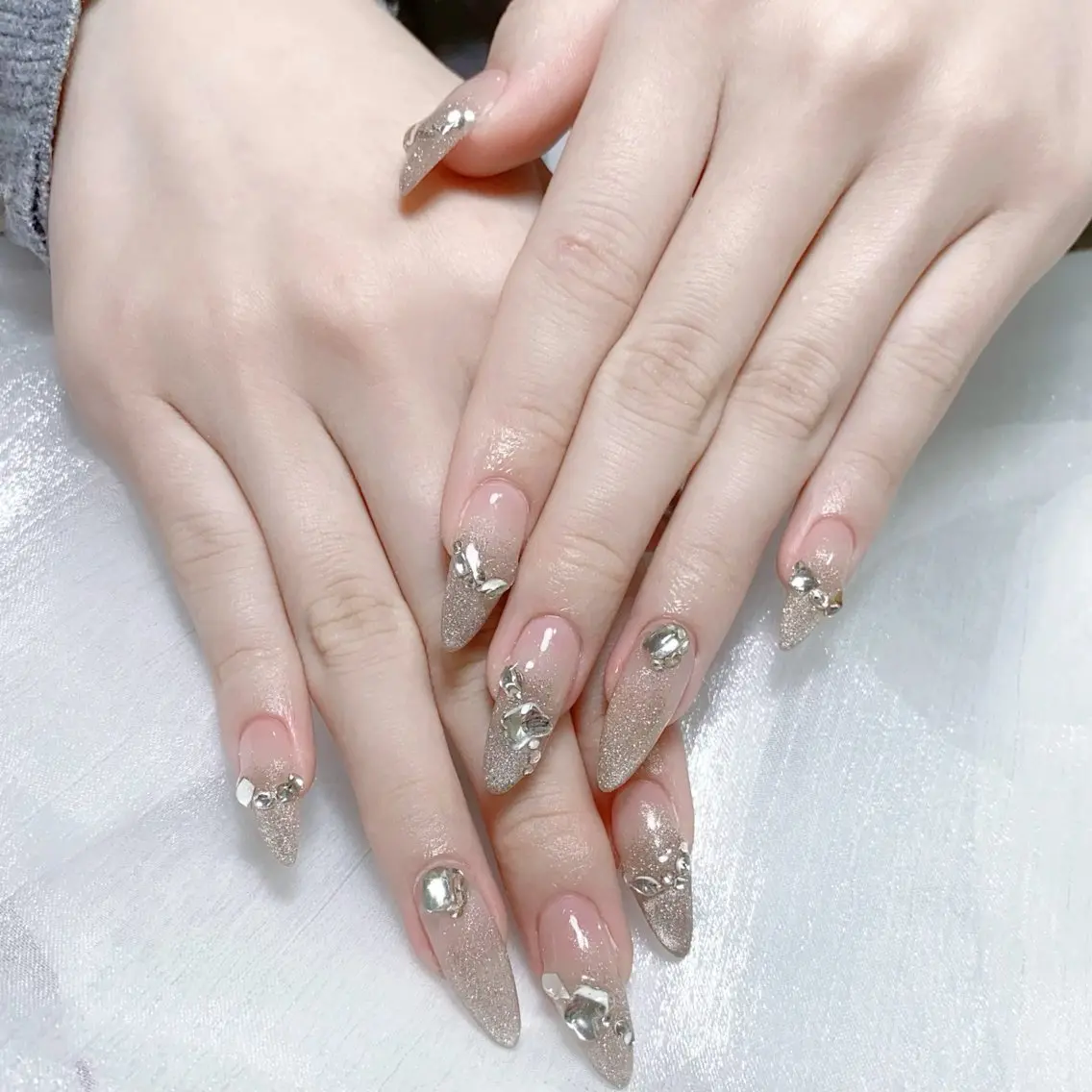 メンズ ネイル メンズ韓国風 アートネイル オーロラネイル ガーリー キラキラネイル ハンドネイル Nail salon 木にいるのネイルデザイン