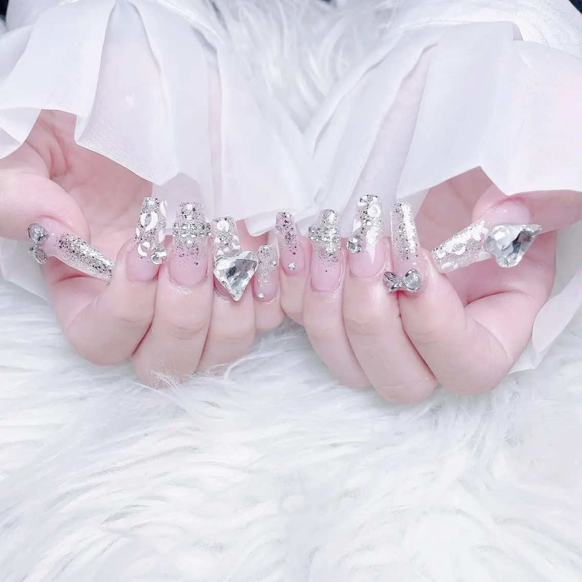 ネイル チークネイル 長さ出し フラワーネイル フレンチネイル ガーリー ハンドネイル NEW NAIL 池袋のネイルデザイン