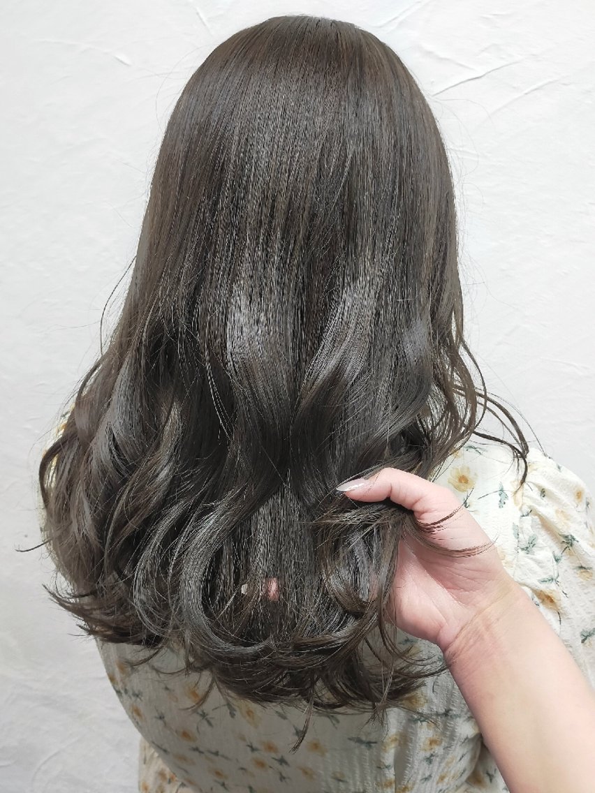 セミロング カラー カット ヘアカラー トリートメント SiLO 🎀 𝕂𝕒𝕟𝕟𝕒のヘアスタイル