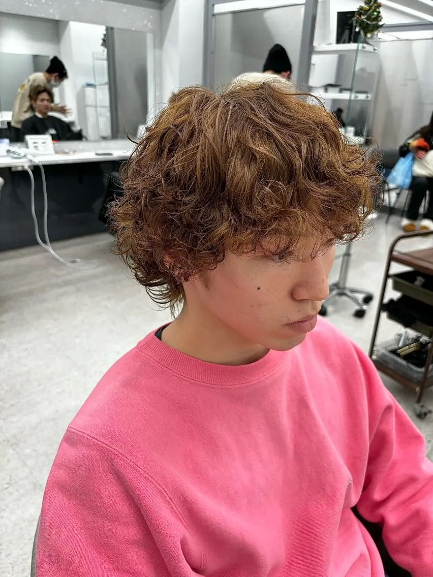 ロング カラー パーマ メンズ メンズパーマ 外国人風カラー カット ヘアカラー パーマ トリートメント 🍐シャドウパーマ メンズ特化/守岡🍐のヘアスタイル