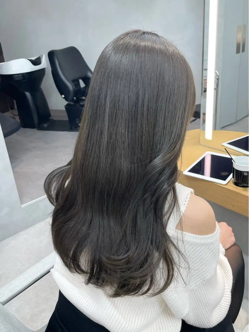 ロング カラー ベージュカラー オリーブベージュ 澤 佑華 🎀 透明感カラーのヘアスタイル