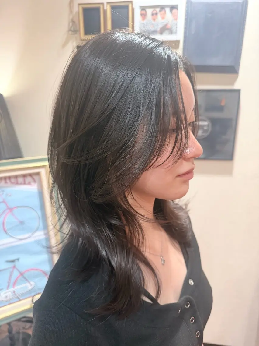 セミロング 顔周りカット ハッシュカット カット 縮毛矯正 トリートメント レイヤーカット🫧 サーシャのヘアスタイル