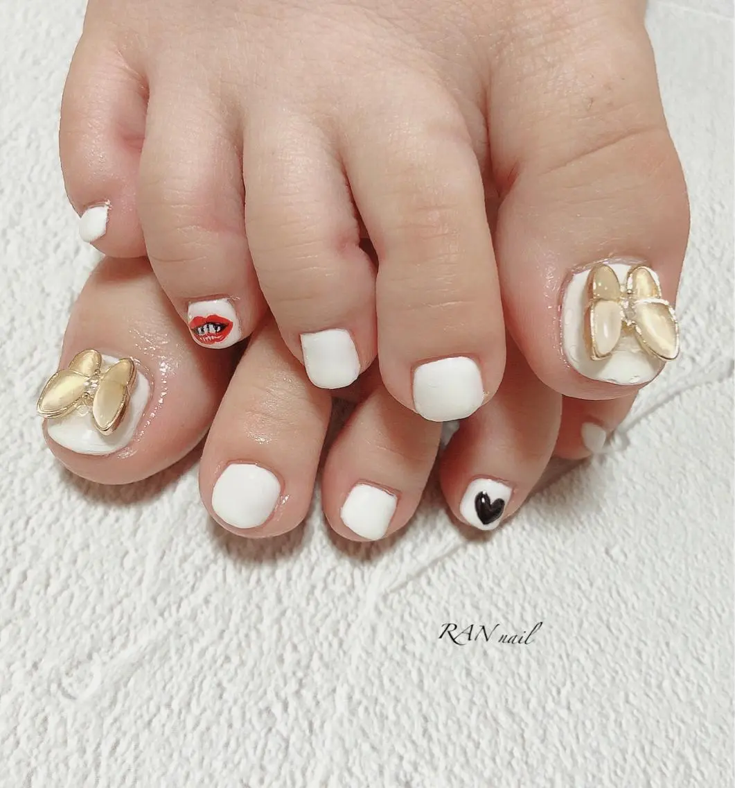 ネイル ハート オフィスネイル 春ネイル ホワイト ハンドネイル フットネイル RAN nailのネイルデザイン