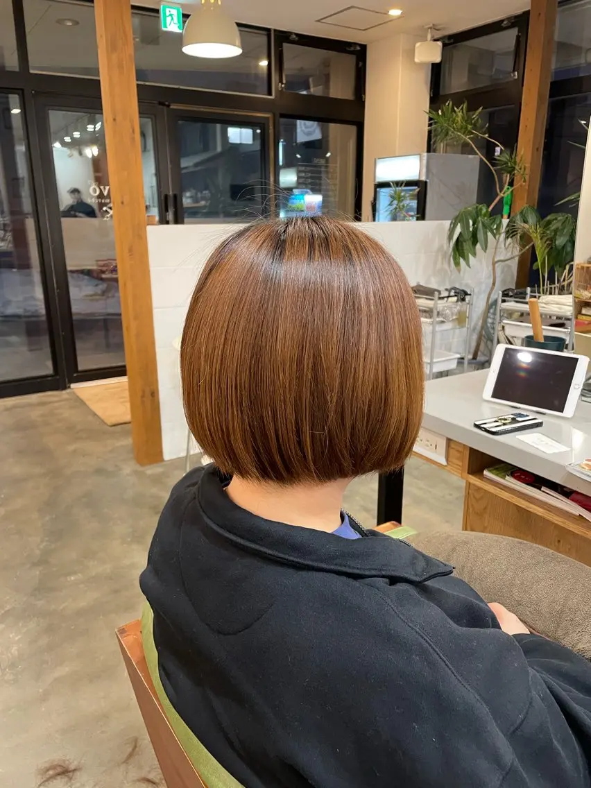 ミディアム ボブ カット サイトウ アヤナのヘアスタイル