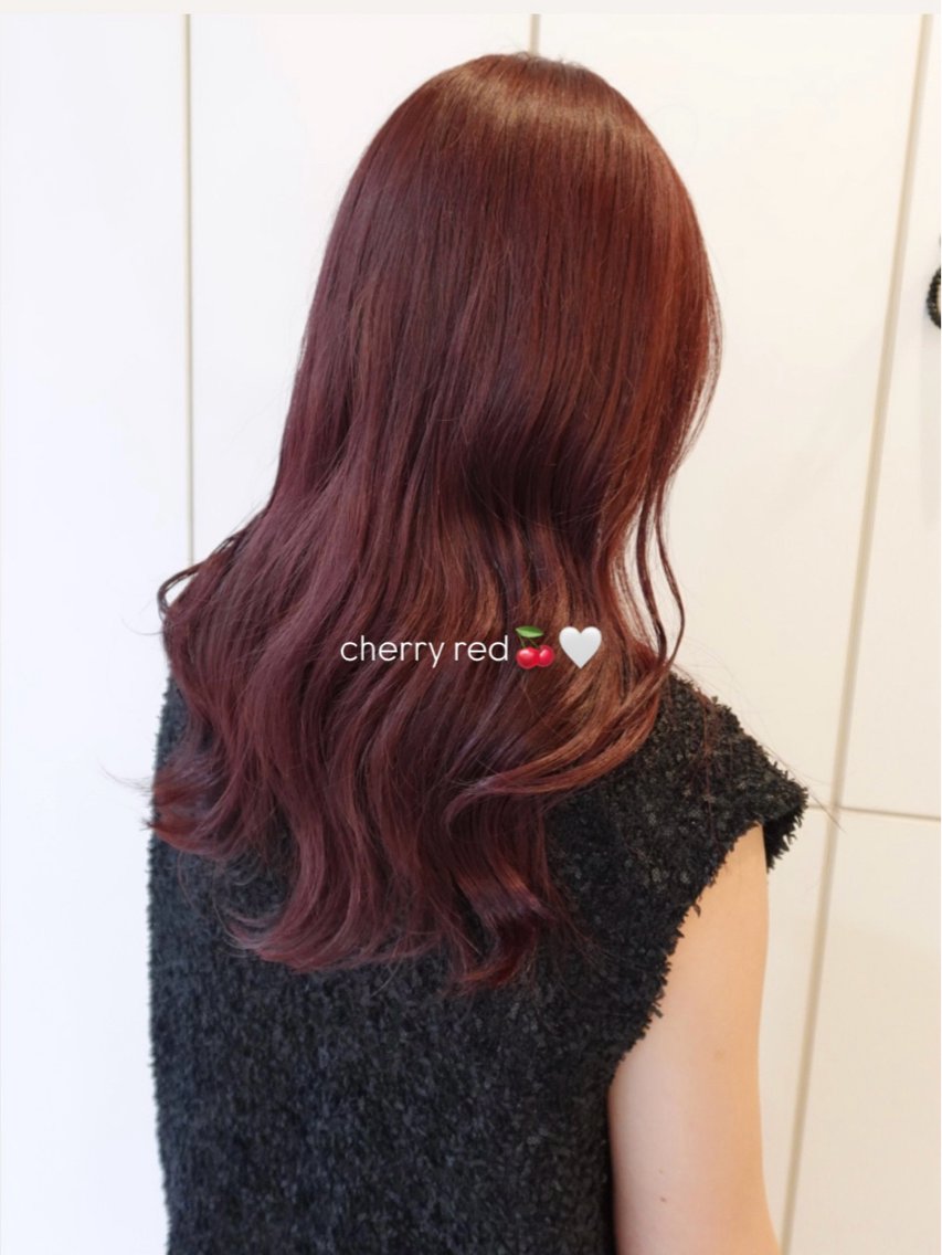 ミディアム カラー レッドカラー IORI/暖色カラー 顔まわりカットのヘアスタイル