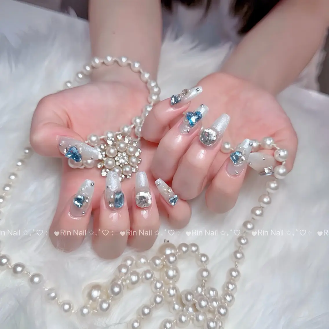 ネイル オーロラネイル ブルー フットネイル ジェルネイル 氷ネイル・うるうるネイル ハンドネイル Rin Nail 新大久保店のネイルデザイン