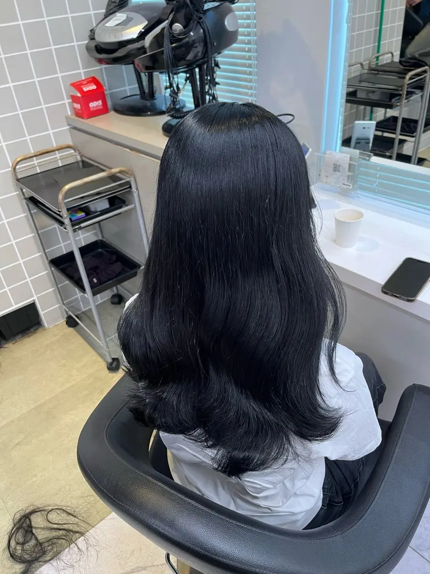 ロング ヘアカラー トリートメント ヘッドスパ ヘアセット 寒色/ベージュヘア ブリーチありMiOのヘアスタイル