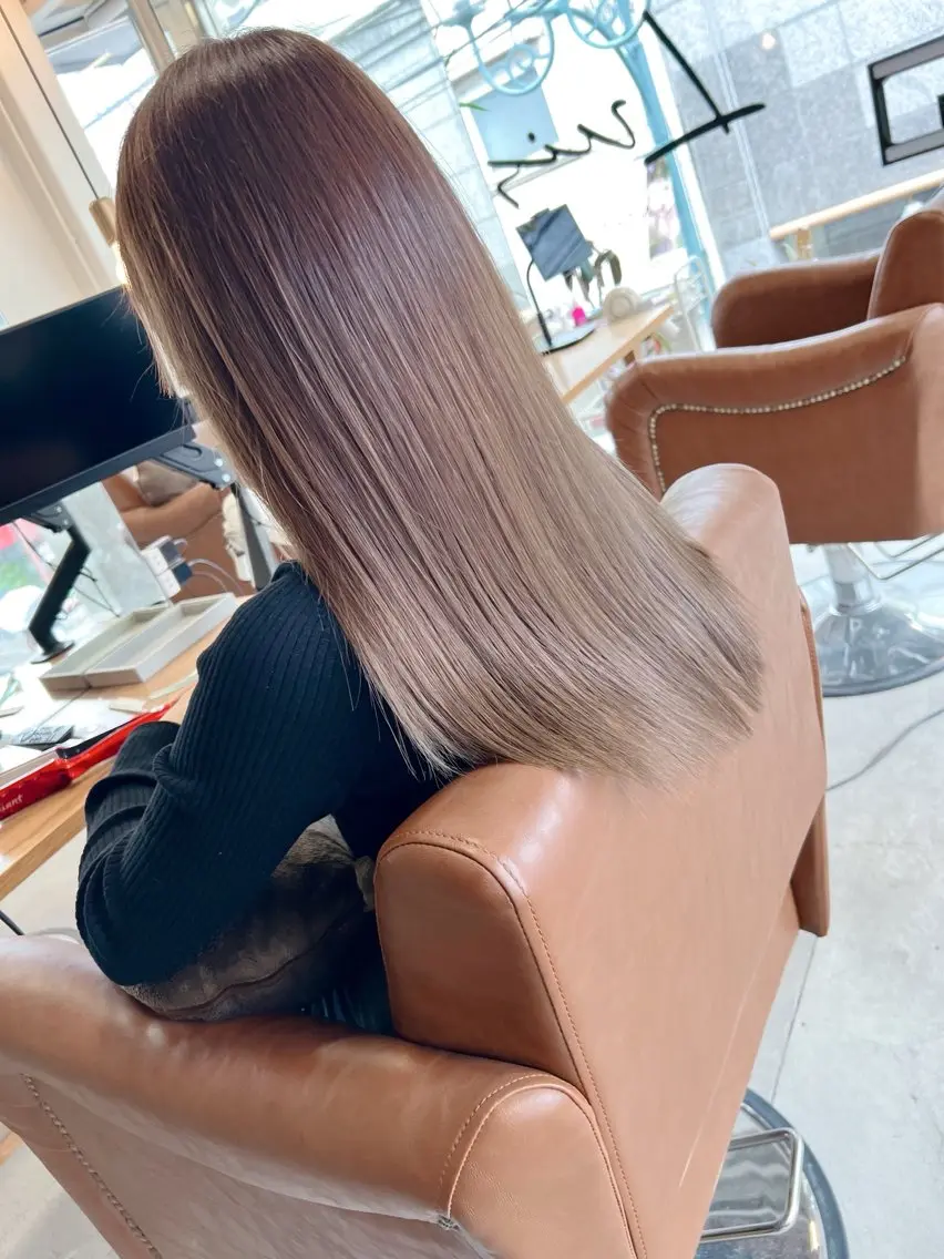 セミロング 髪質改善美髪特化 ルイス奈良のヘアスタイル