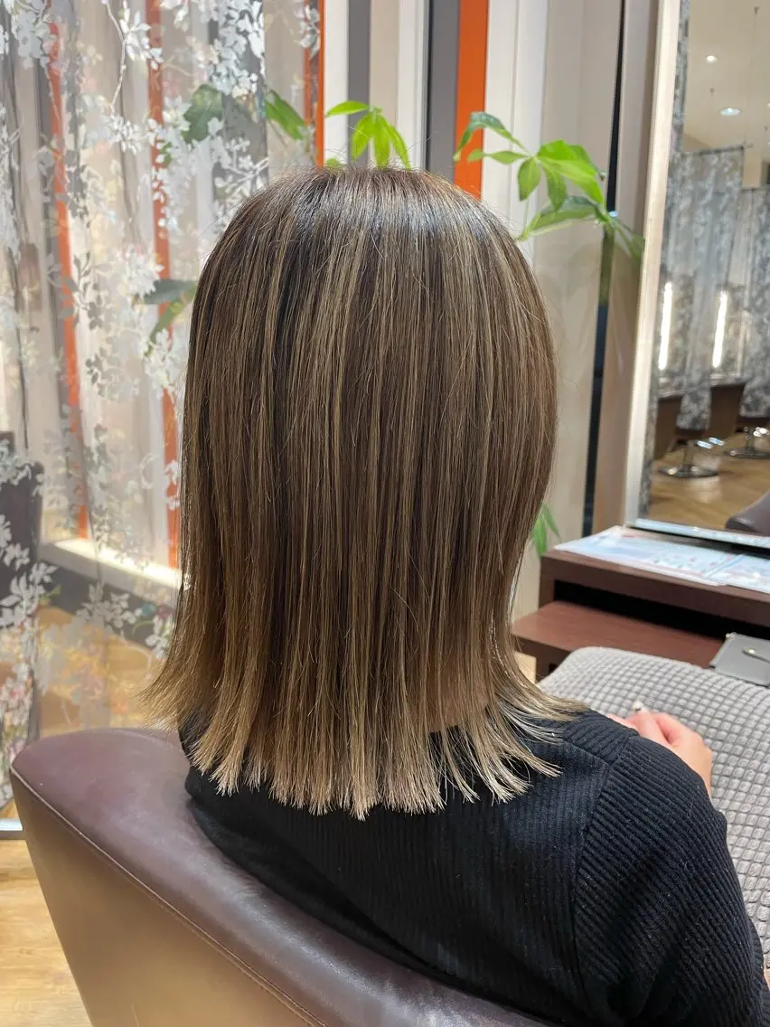 ミディアム 切りっぱなしボブ ボブ 柴田 穂乃香のヘアスタイル