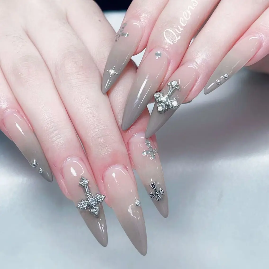 ネイル ハンドネイル Queen's ゆなのネイルデザイン