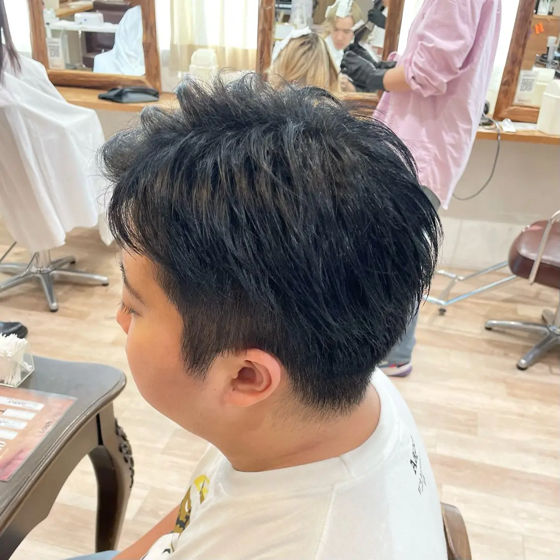 ショート カラー メンズ メンズハイトーン ハイトーンカラー ヘアカラー コトミ【メンズ】 【曲がる縮毛矯正】のヘアスタイル