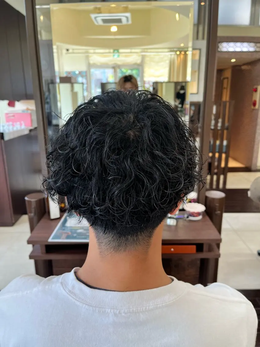 ショート パーマ メンズ マッシュ スペインカール 刈り上げ 波巻きパーマ 🧊メンズ特化🧊 高木航希のヘアスタイル